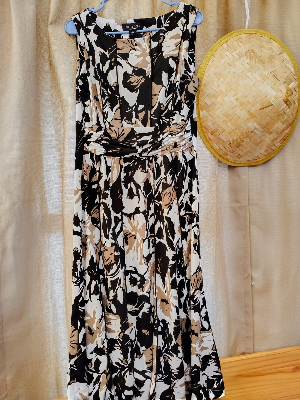 Perception Sleeveless Floral Tie-Waist Midi Dress in Black, White & Tan